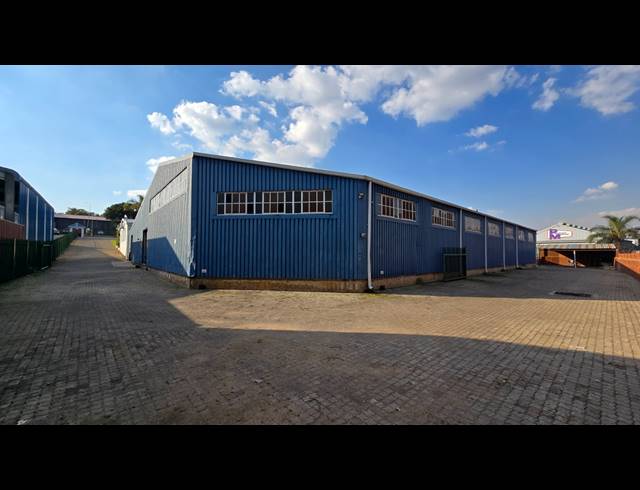 1,499M² WAREHOUSE TO LET IN EASTLEIGH